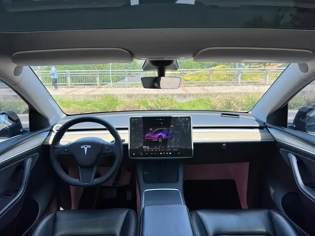 Tesla Model Y — фото 9