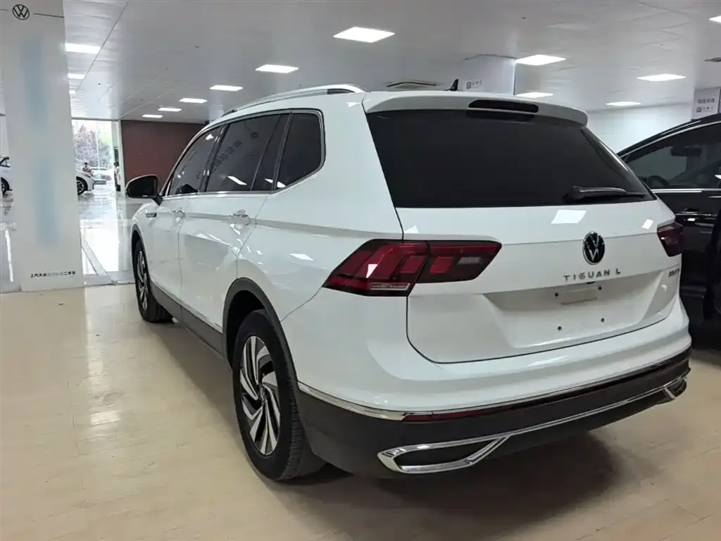 Volkswagen Tiguan L — фото 3