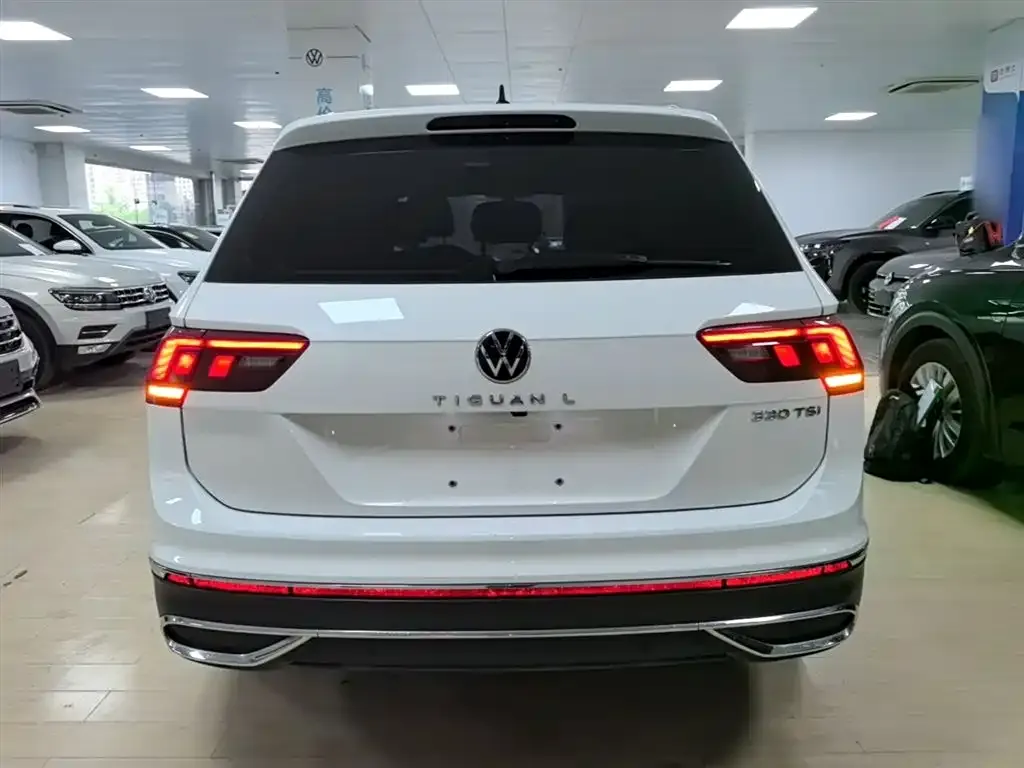 Volkswagen Tiguan L — фото 9