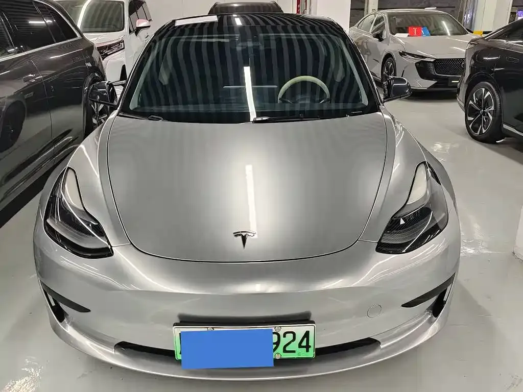 Tesla Model 3 — фото 4