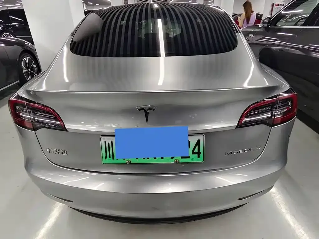 Tesla Model 3 — фото 3