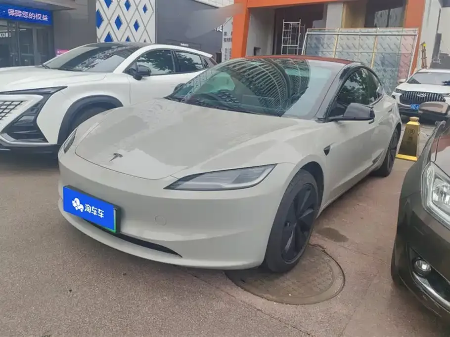 Tesla Model 3 — фото 1