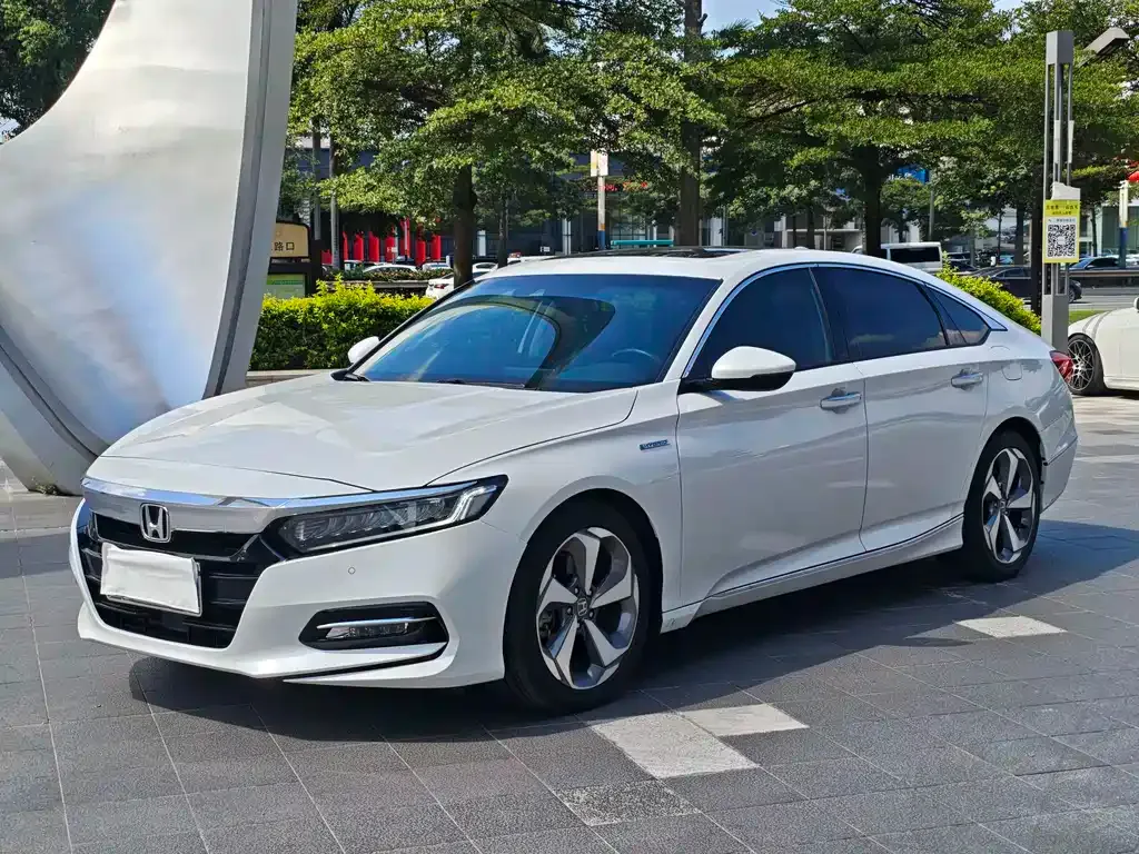 Honda Accord — фото 1