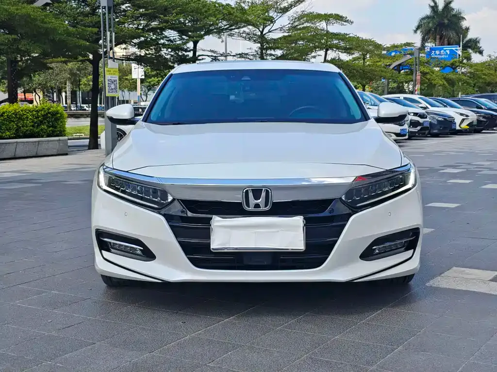 Honda Accord — фото 10