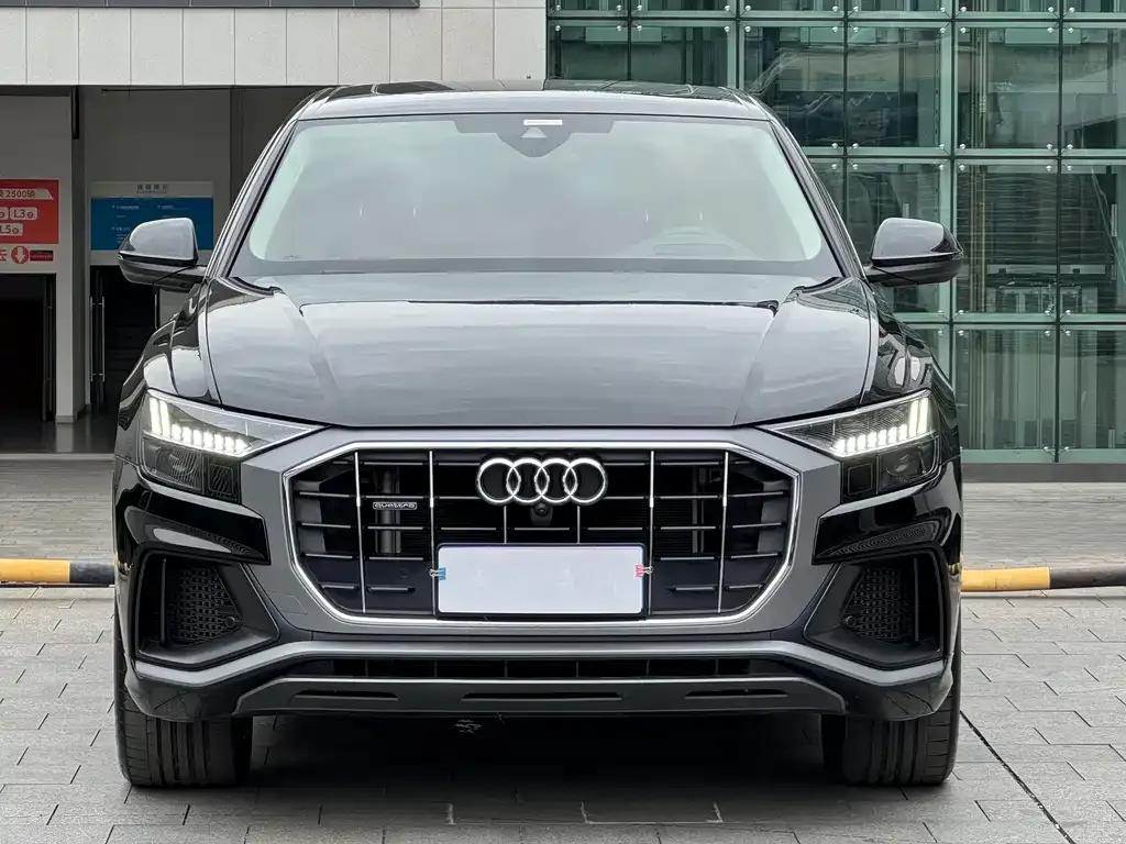 Audi Q8 — фото 3