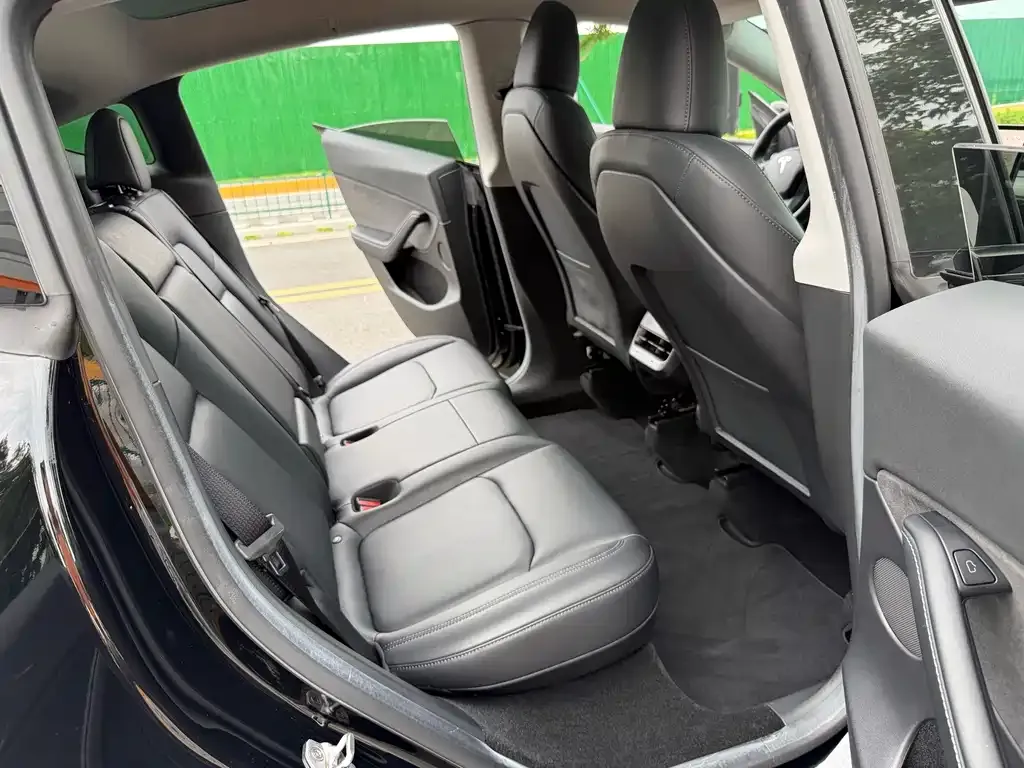 Tesla Model Y 2023 из CN, фото 3