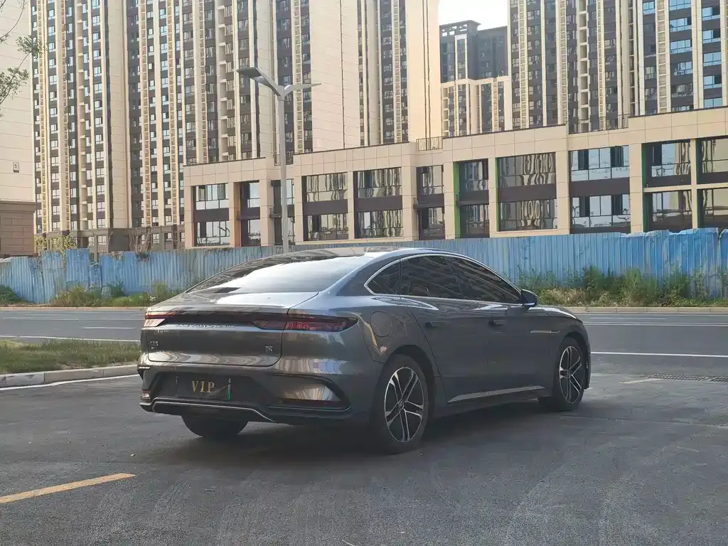 BYD Han — фото 10
