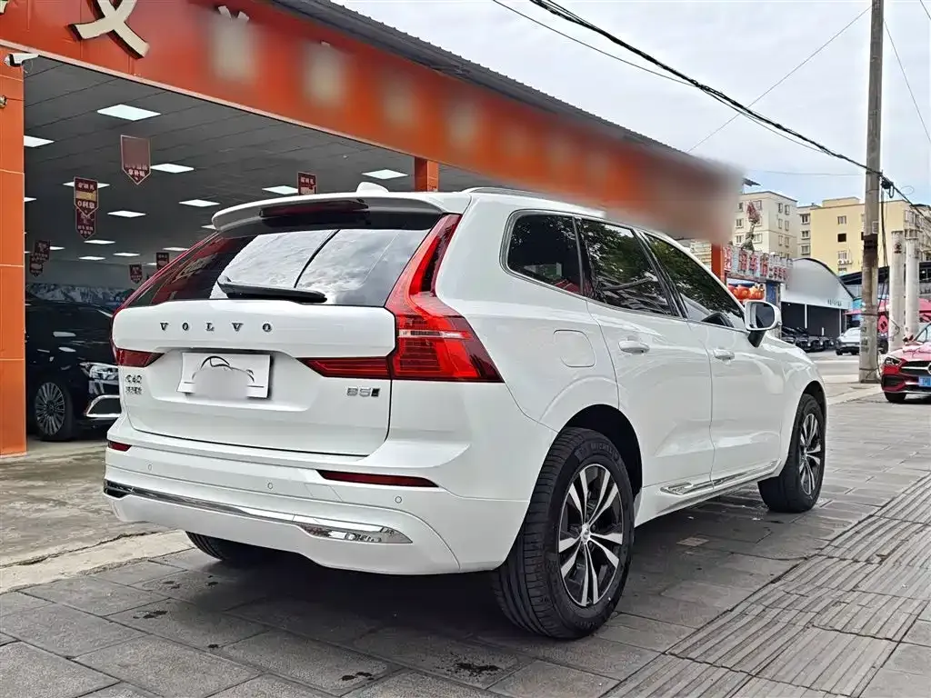 Volvo XC60 — фото 8