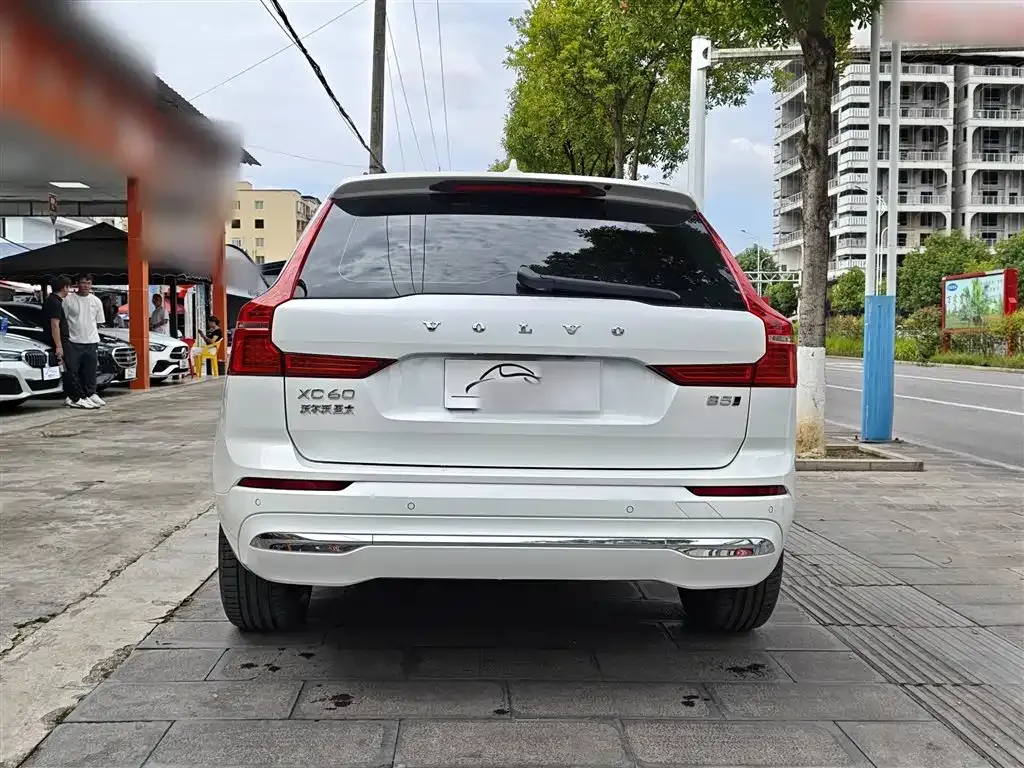 Volvo XC60 — фото 9