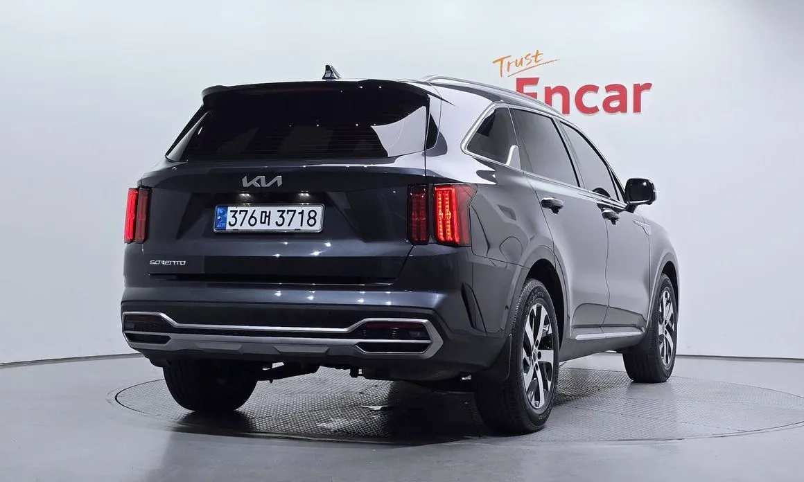 Kia Sorento — фото 8