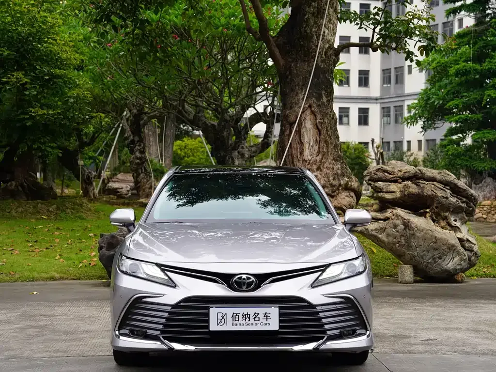 Toyota Camry — фото 9