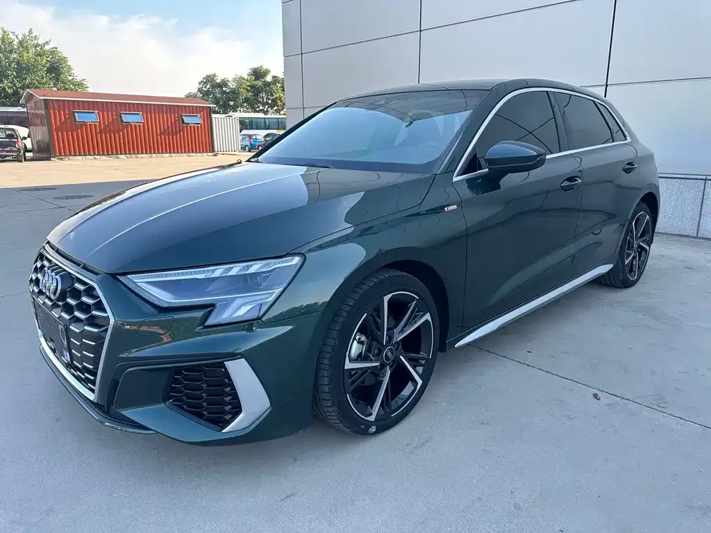Audi A3 — фото 1