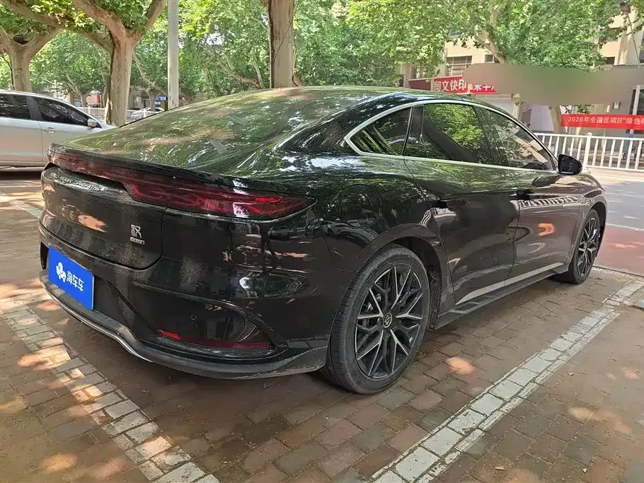 BYD Han — фото 10