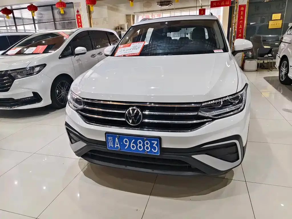 Volkswagen Tiguan L — фото 4