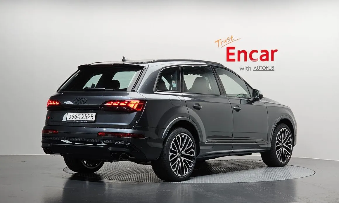 Audi SQ7 2026 из KR, фото 2