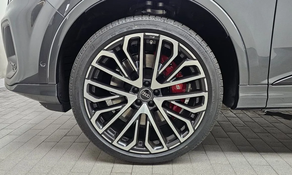 Audi SQ7 2026 из KR, фото 10