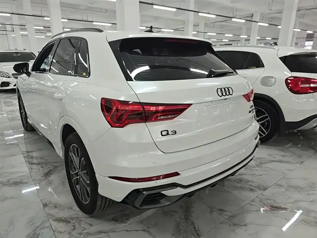 Audi Q3 — фото 8