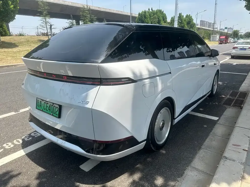 XPeng X9 2024 из CN, фото 4