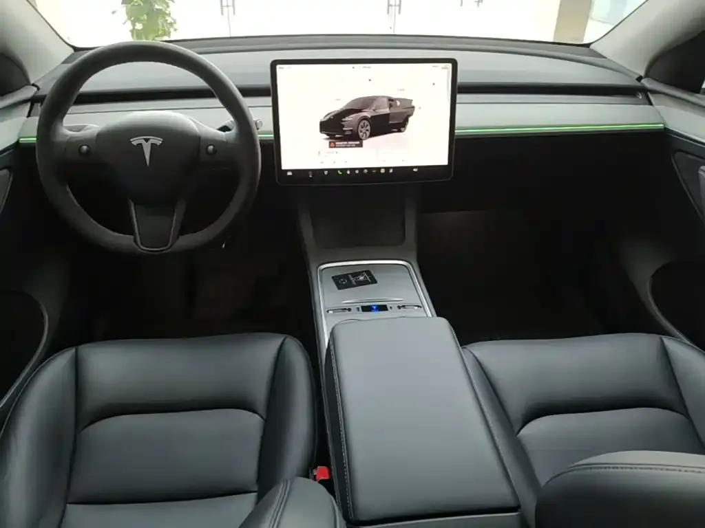 Tesla Model Y — фото 6