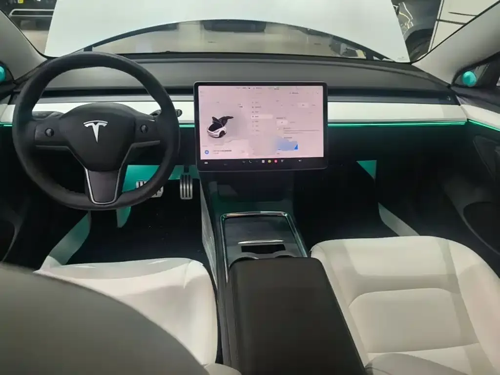 Tesla Model 3 — фото 3