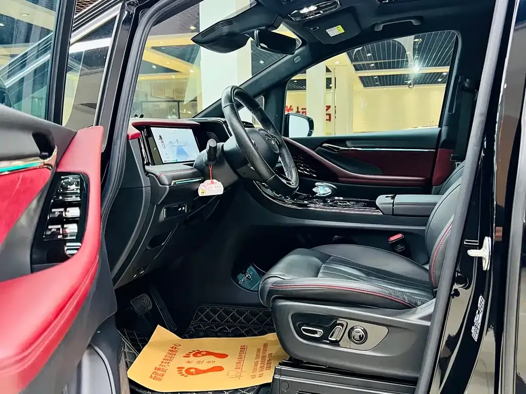 GAC Motor Trumpchi M8 — фото 2