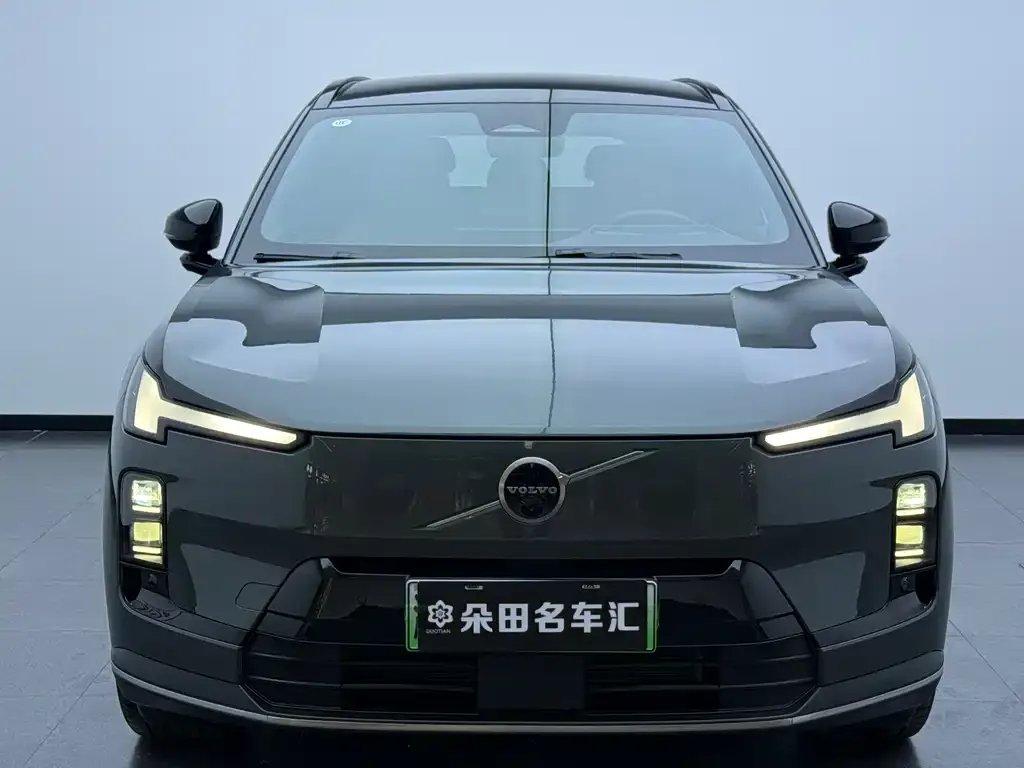 Volvo XC70 Plug-in Hybrid 2025 из CN, фото 6