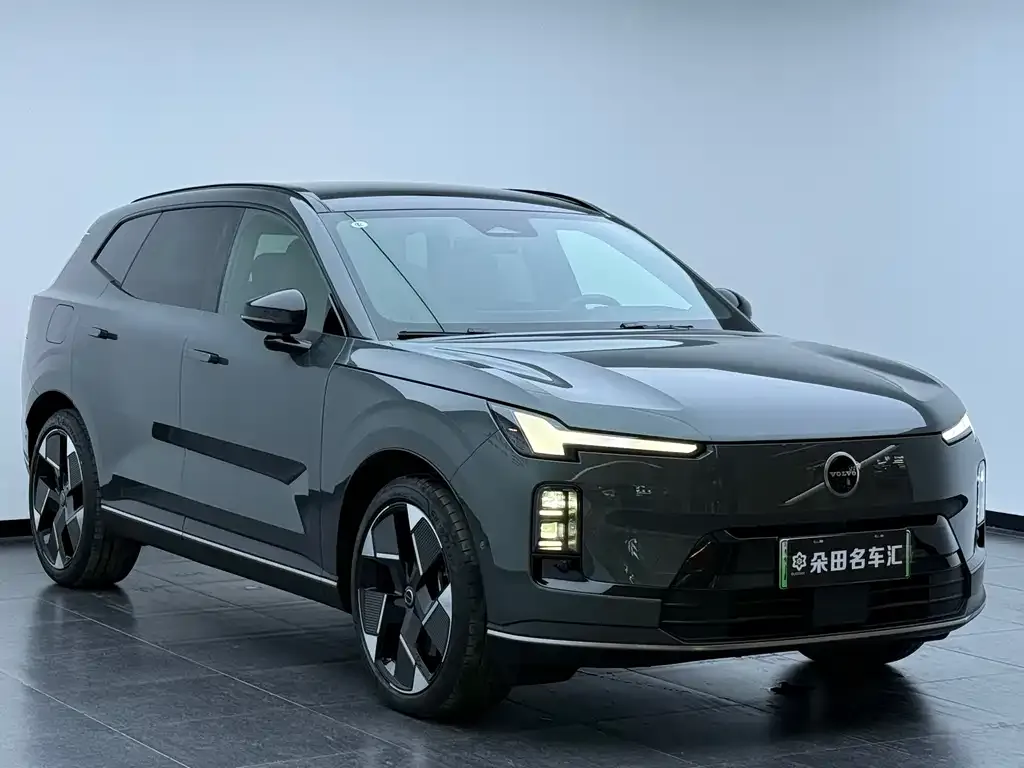 Volvo XC70 Plug-in Hybrid 2025 из CN, фото 8