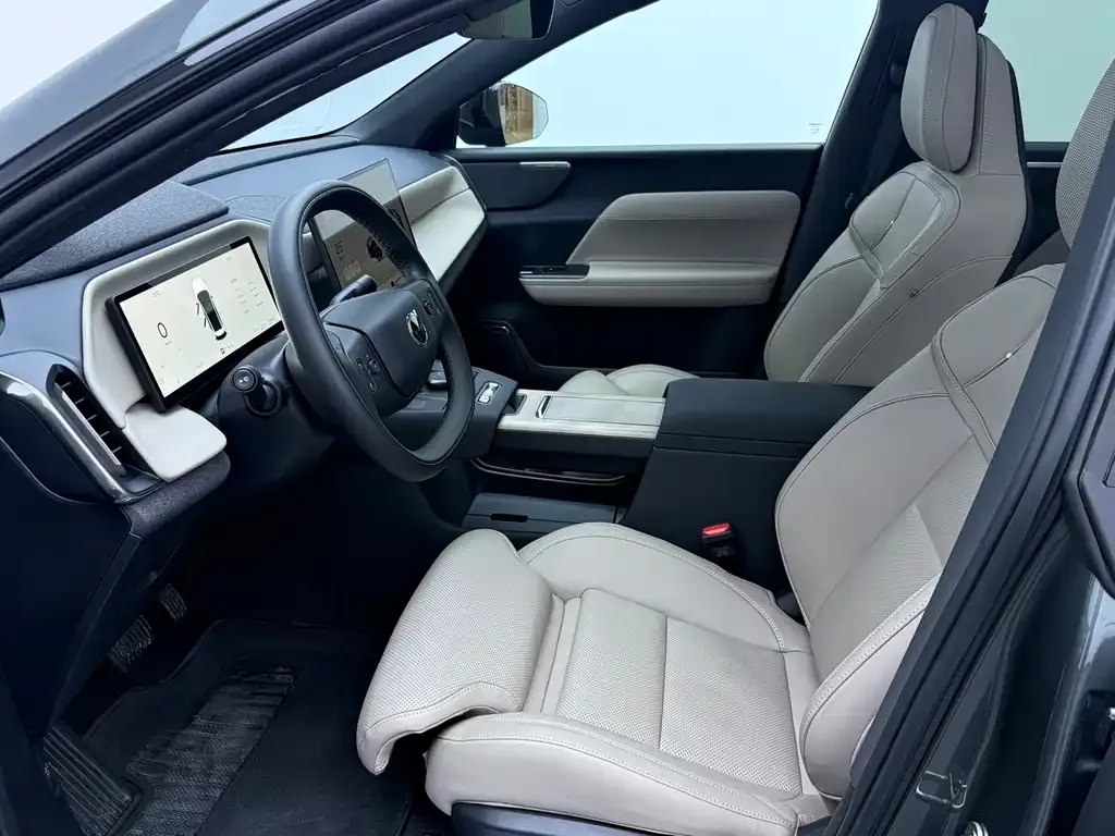 Volvo XC70 Plug-in Hybrid 2025 из CN, фото 5