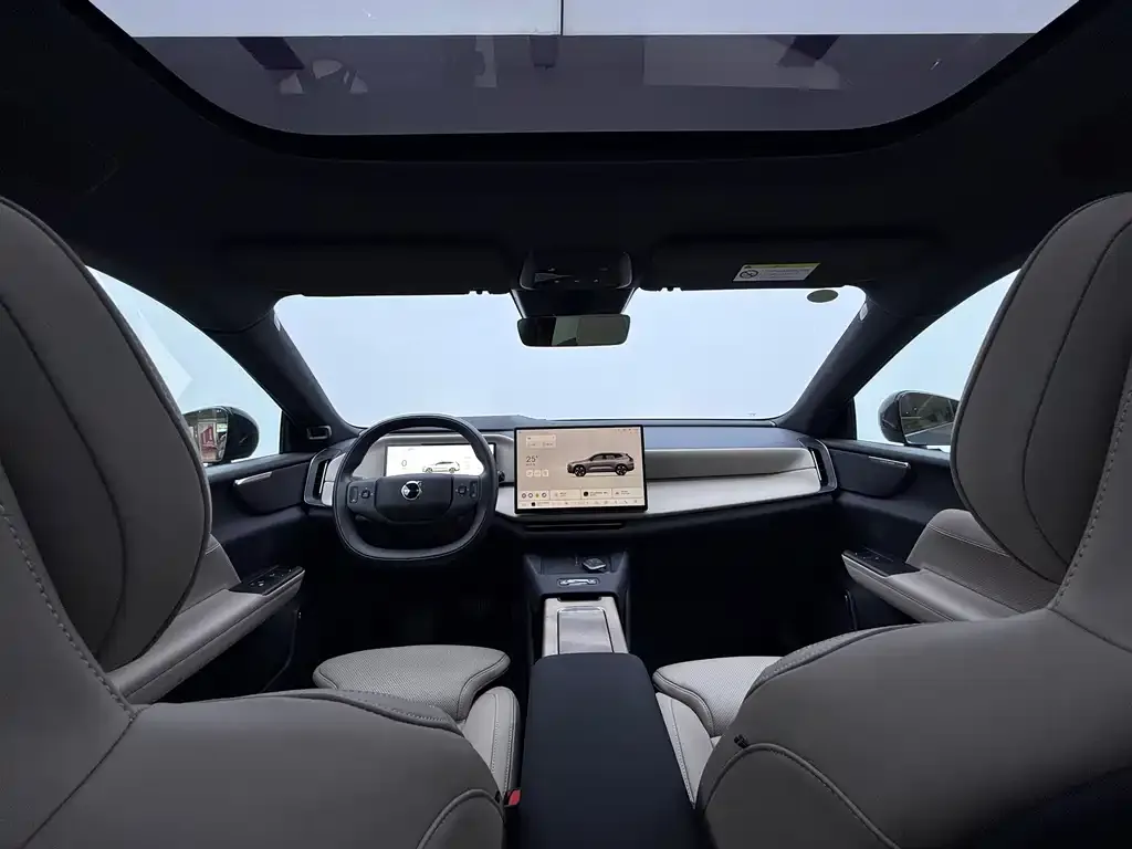 Volvo XC70 Plug-in Hybrid 2025 из CN, фото 2