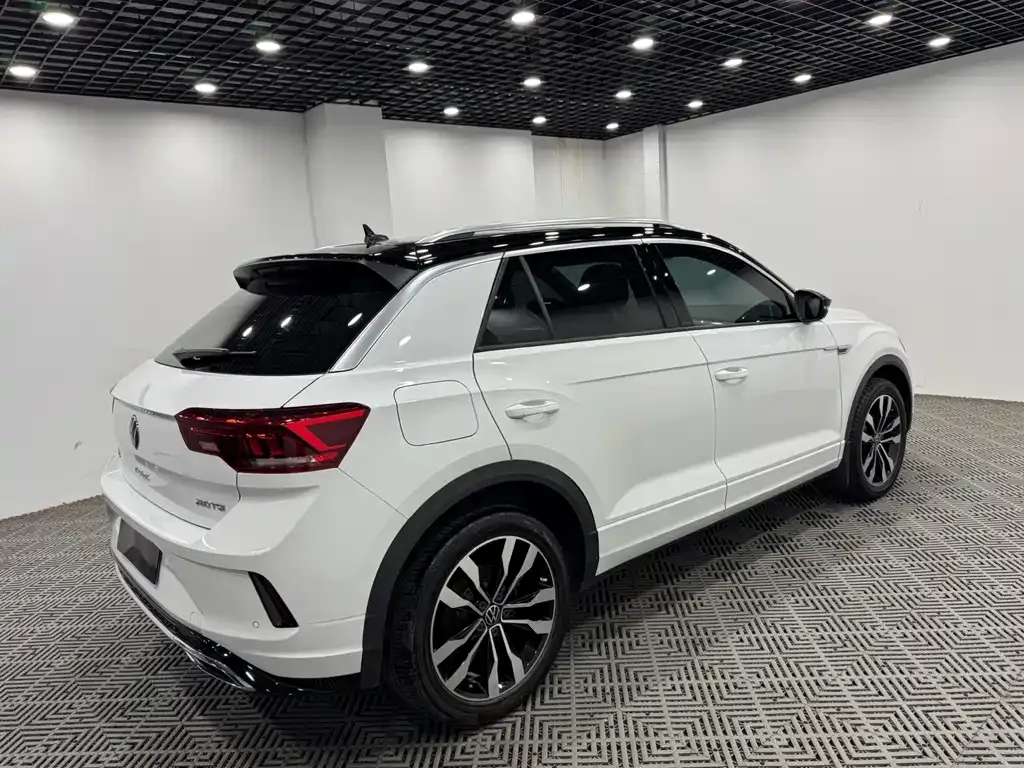 Volkswagen T-Roc — фото 8