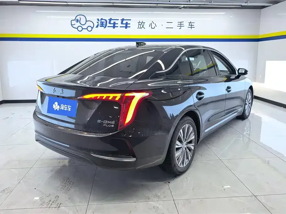 Hongqi E-QM5 — фото 8
