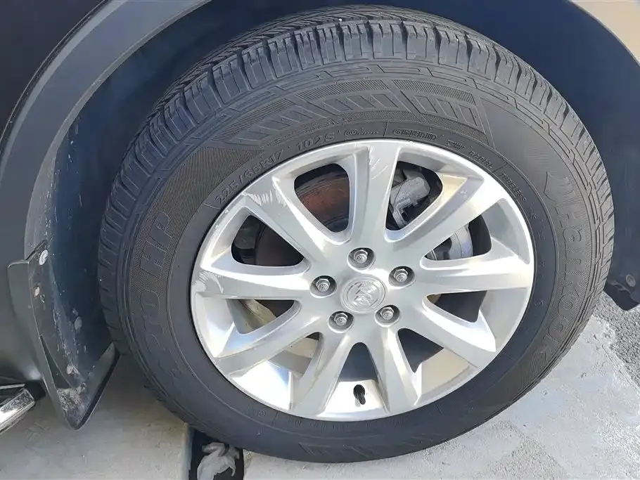 Buick Envision Plus — фото 5