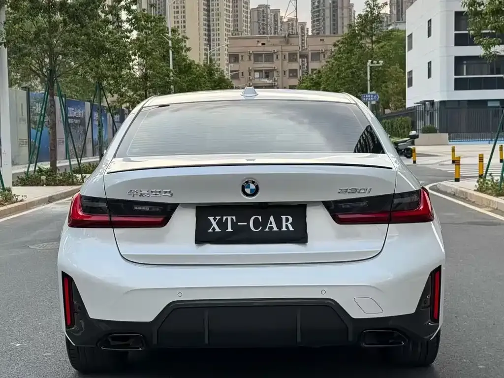 BMW 3 Series 2023 из CN, фото 2