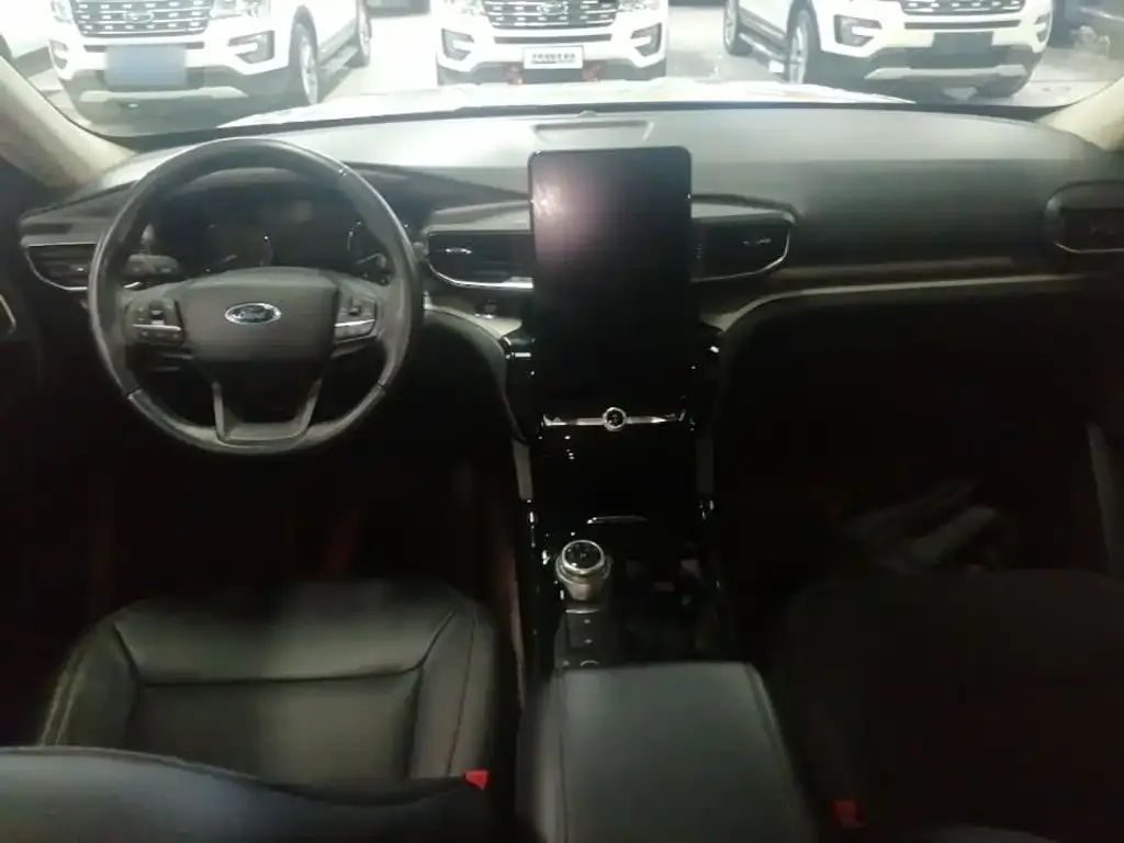 Ford Explorer — фото 5