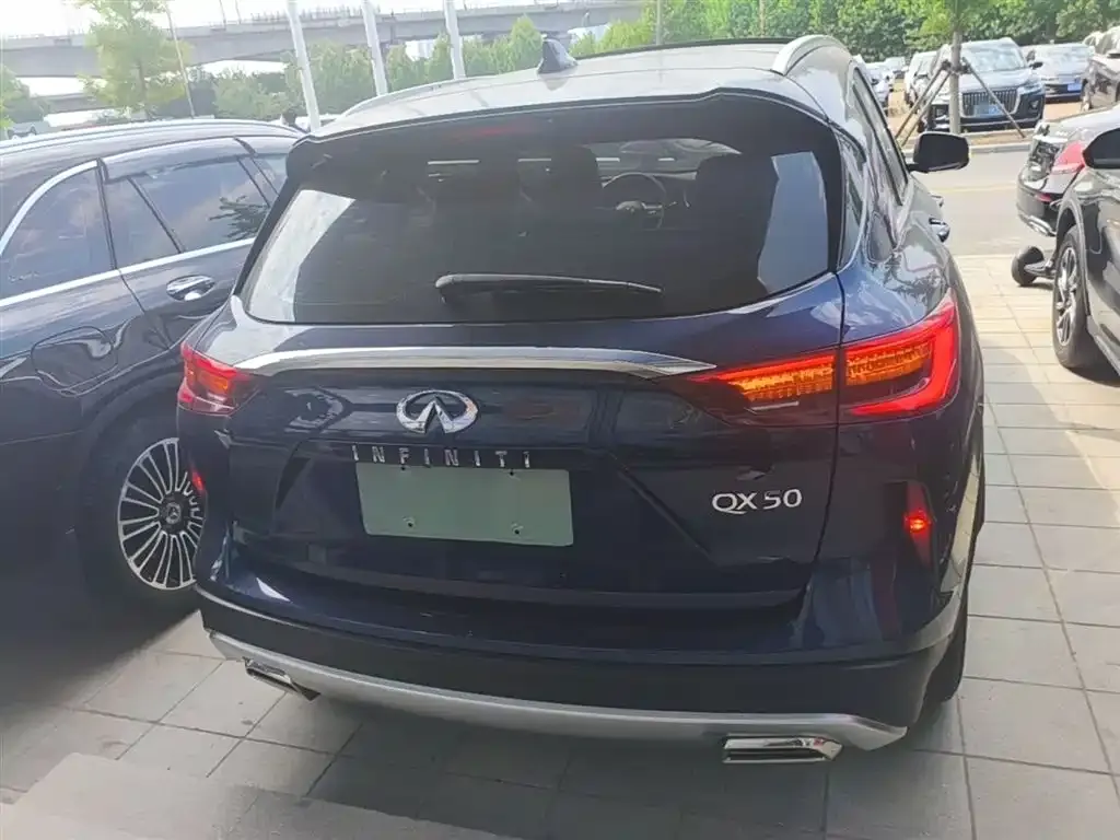 Infiniti QX50 2023 из CN, фото 5