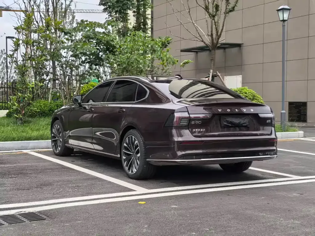 Volvo S90 — фото 4