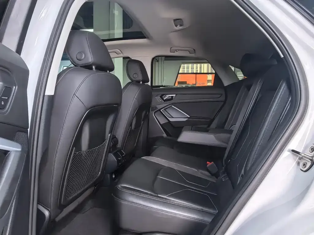 Audi Q3 Sportback 2023 из CN, фото 8