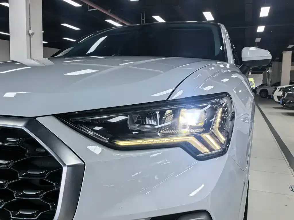 Audi Q3 Sportback 2023 из CN, фото 3