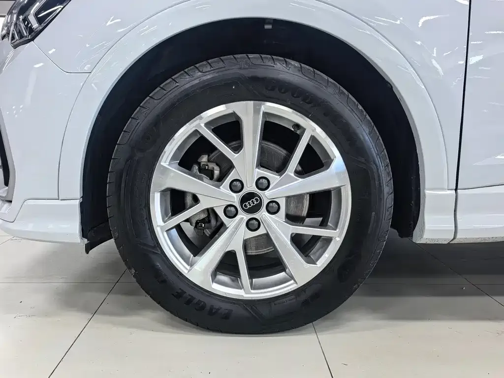 Audi Q3 Sportback 2023 из CN, фото 9