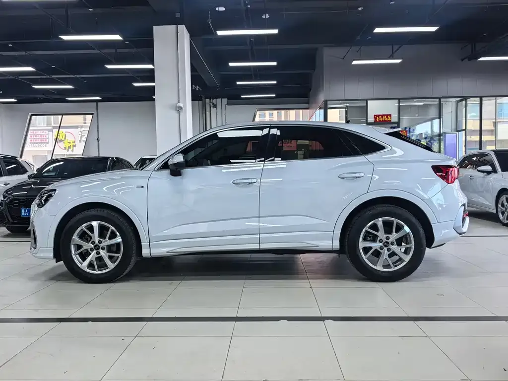Audi Q3 Sportback 2023 из CN, фото 4
