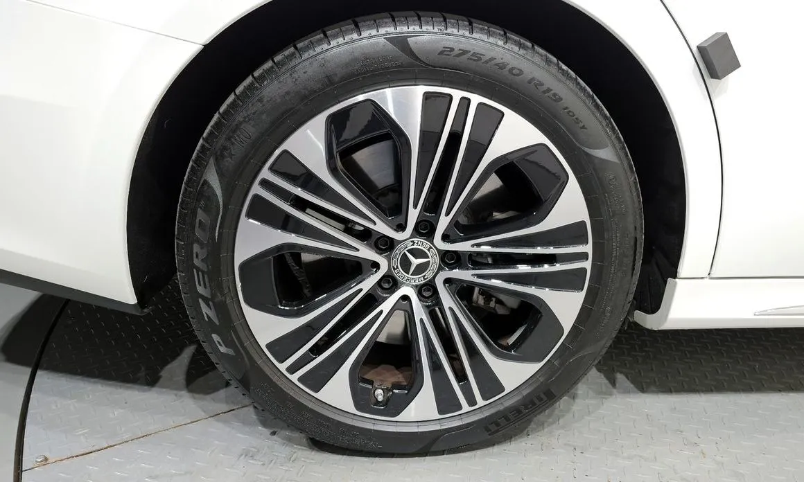 Mercedes-Benz E-Class 2025 из KR, фото 7