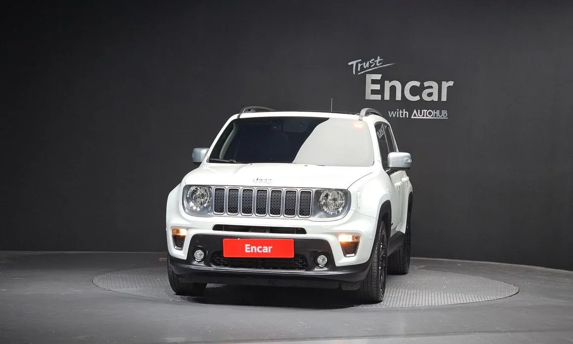 Jeep Renegade — фото 3