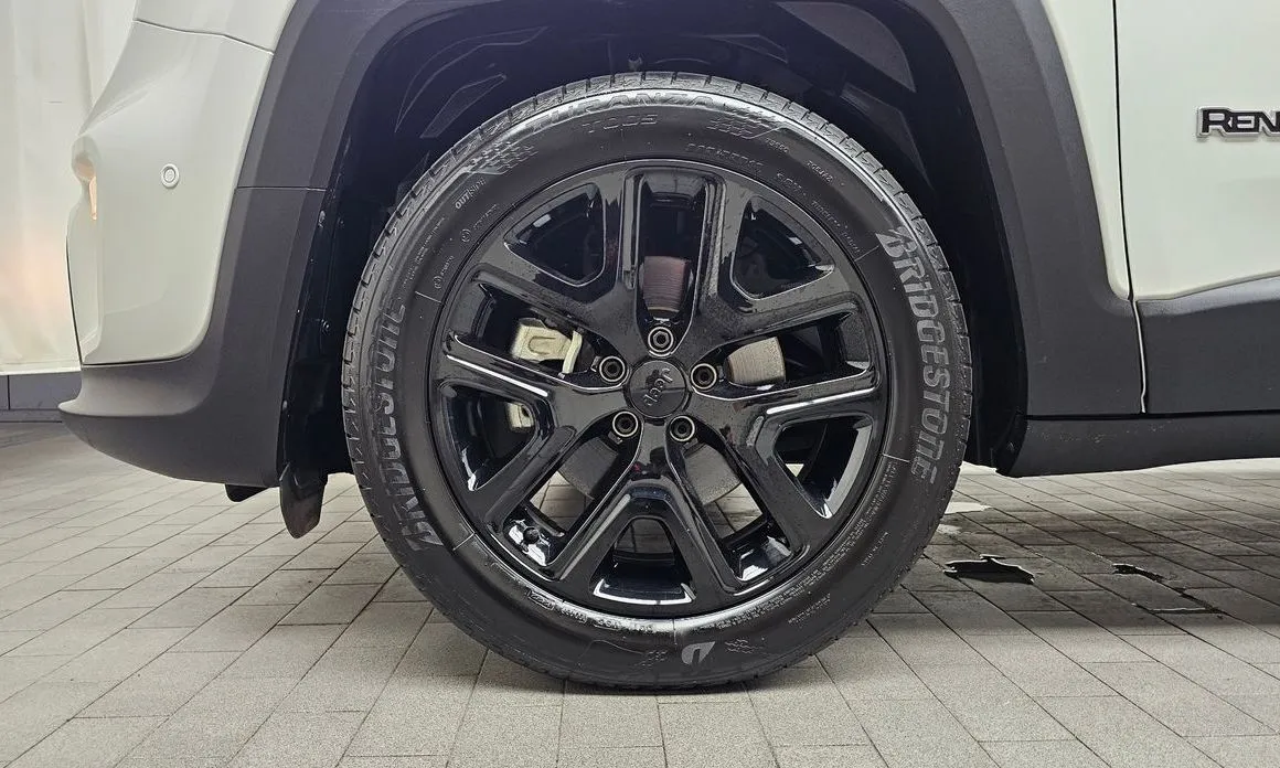 Jeep Renegade — фото 10