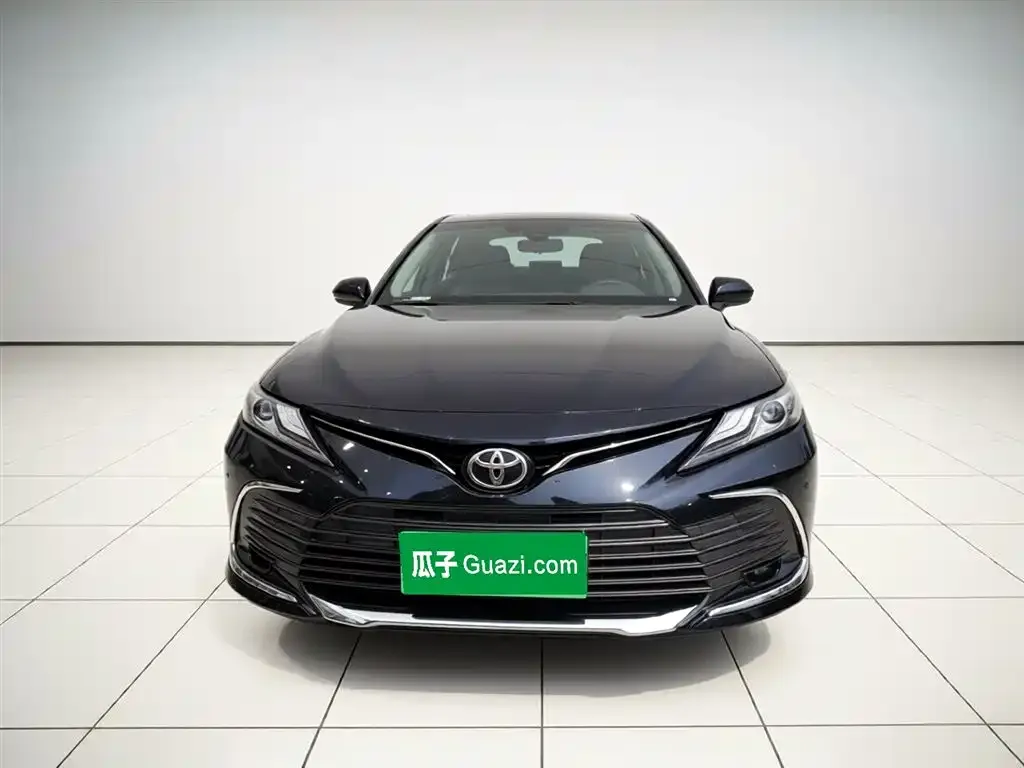 Toyota Camry — фото 2
