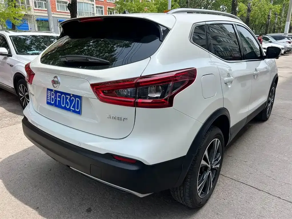 Nissan Qashqai — фото 9