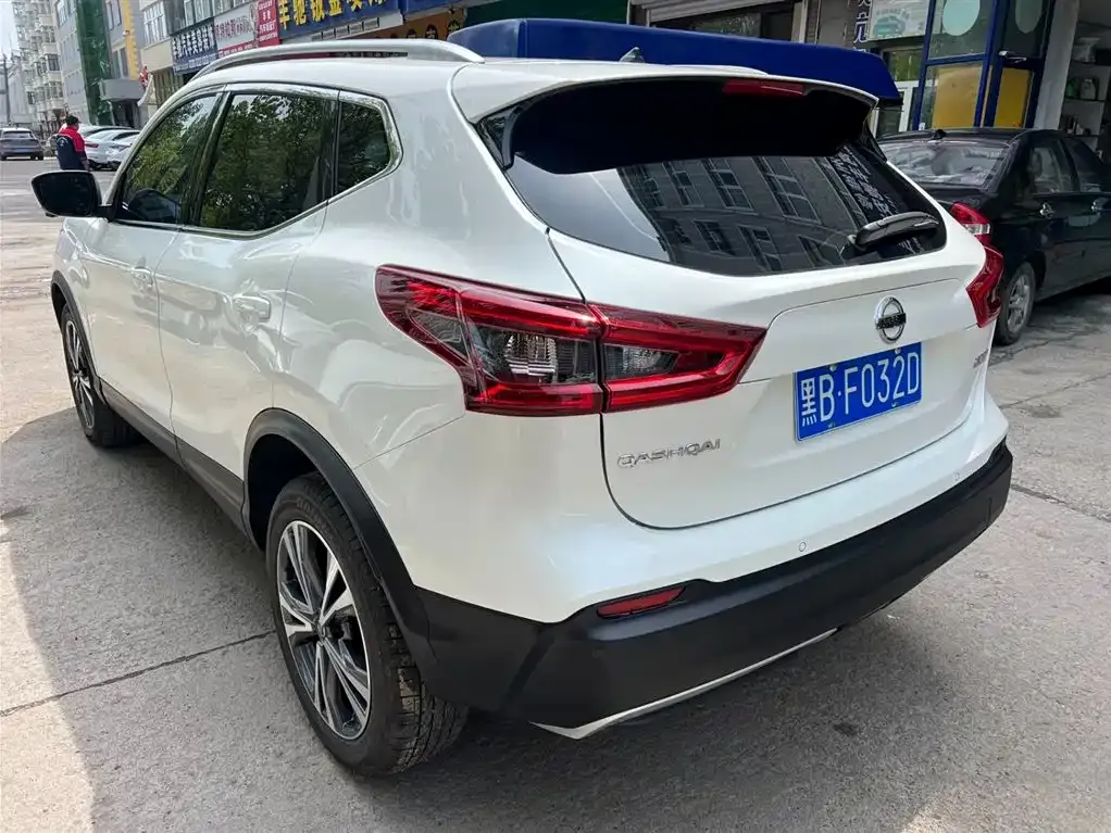 Nissan Qashqai — фото 8