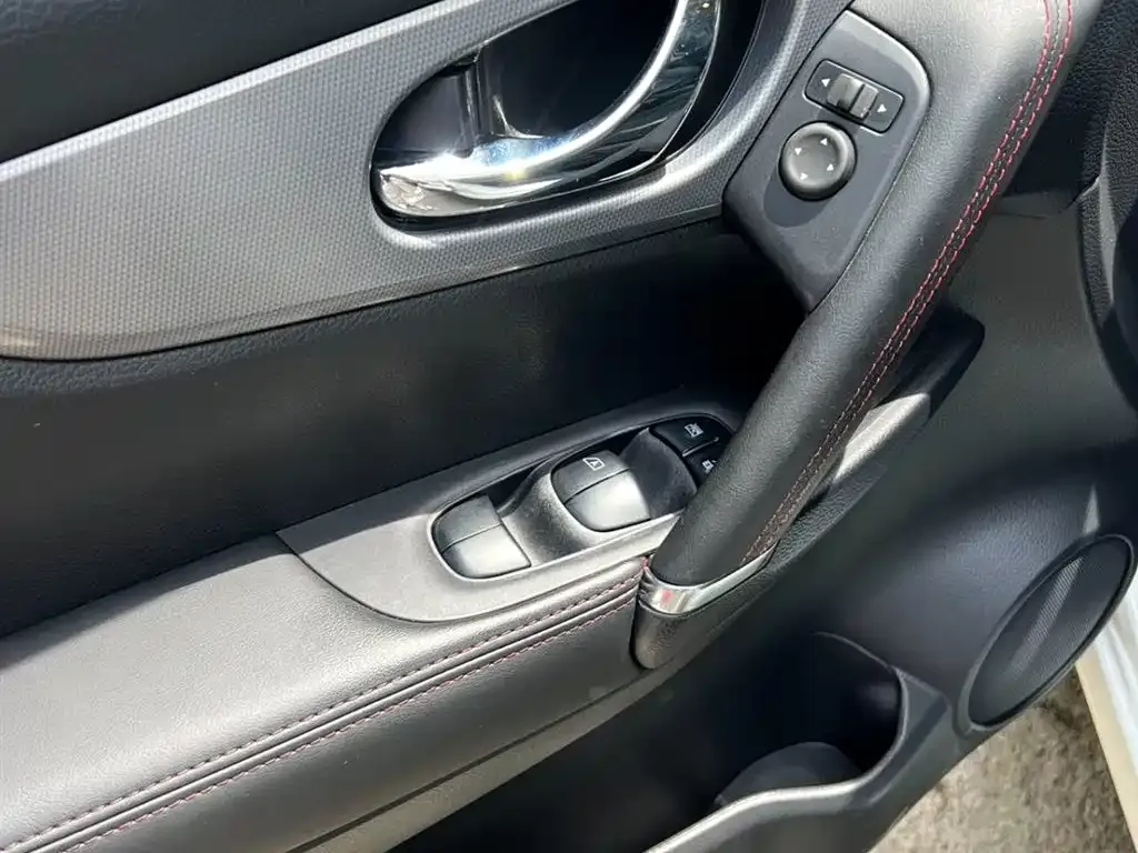 Nissan Qashqai — фото 10