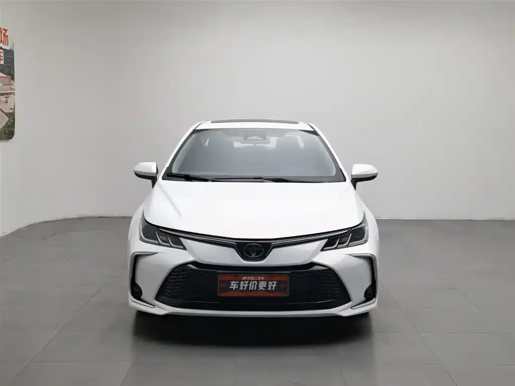 Toyota Corolla — фото 10