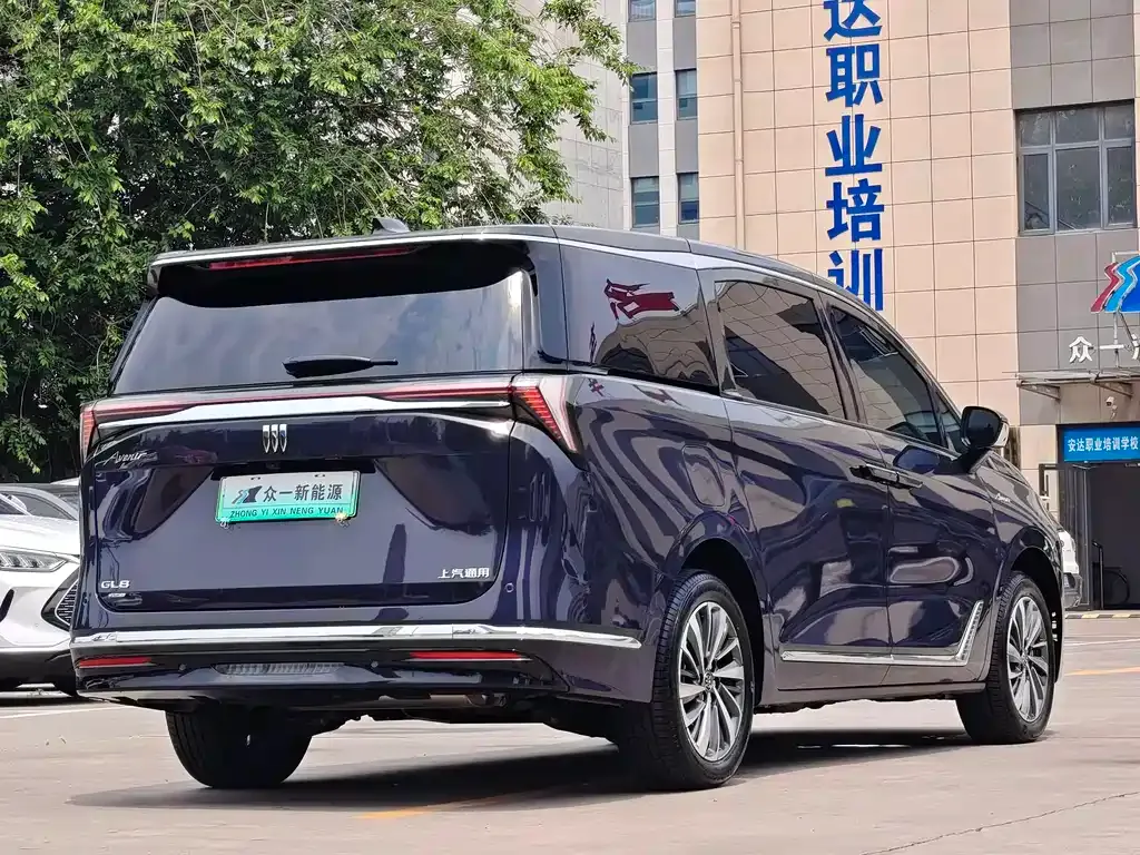 Buick GL8 Hybrid — фото 10