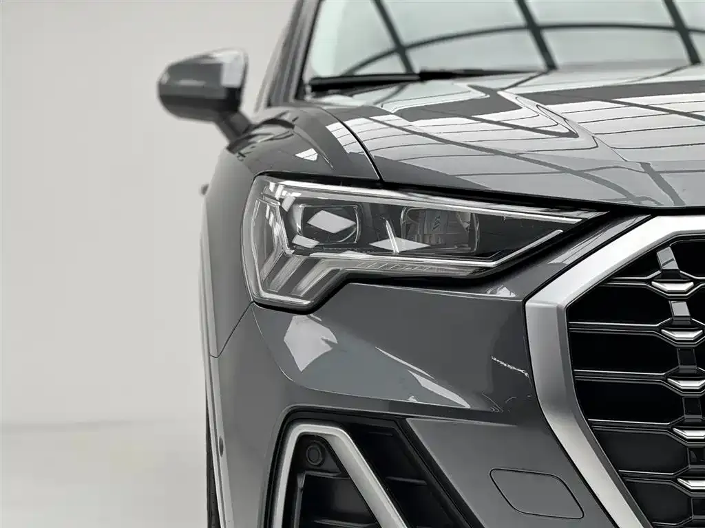 Audi Q3 — фото 10